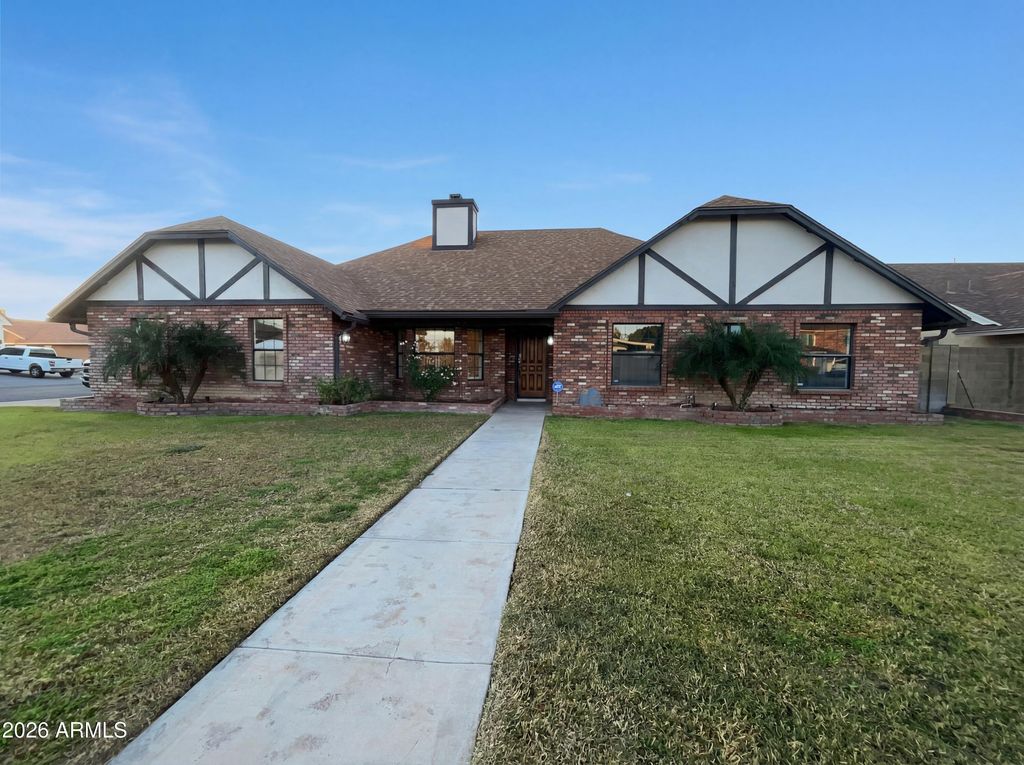 1823 E JUNIPER Circle, Mesa, AZ 85203