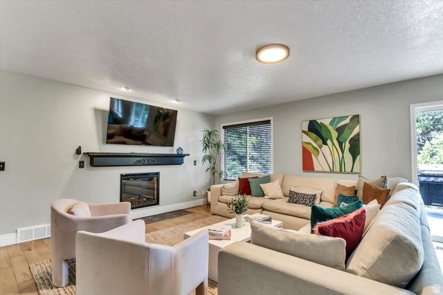 8744 S DANISH RD, Sandy, UT 84093