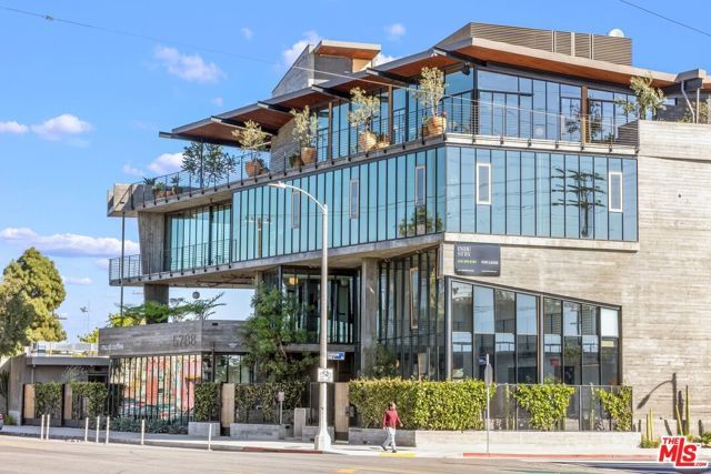 5342 Smiley Drive, Los Angeles, CA 90016