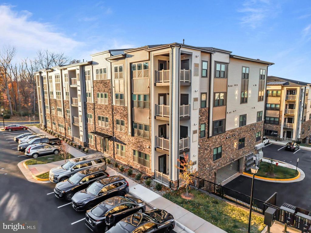 21460 MOUNT STERLING TER #102, Sterling, VA 20164