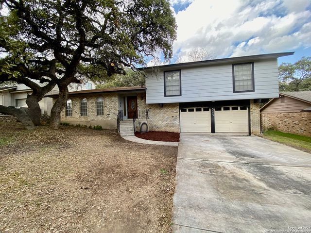 3573 Red Oak Ln, San Antonio, TX 78230
