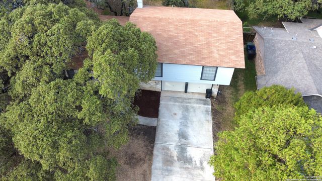 3573 Red Oak Ln, San Antonio, TX 78230