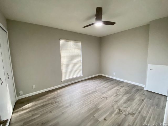 3573 Red Oak Ln, San Antonio, TX 78230