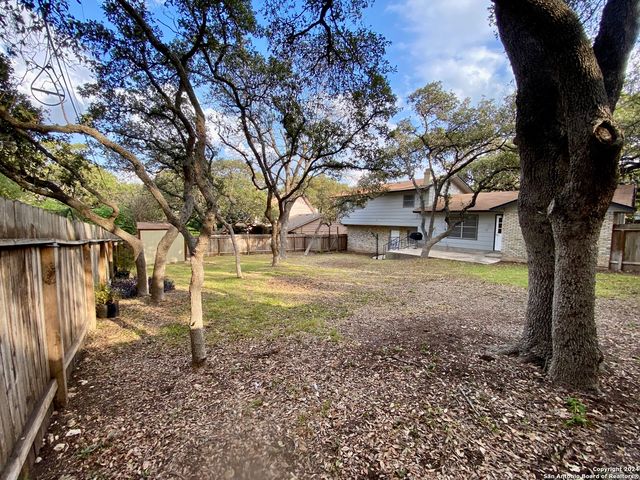 3573 Red Oak Ln, San Antonio, TX 78230