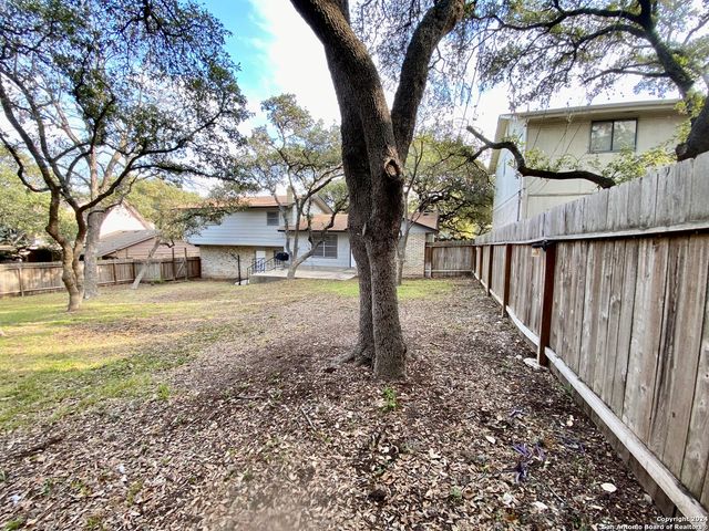 3573 Red Oak Ln, San Antonio, TX 78230