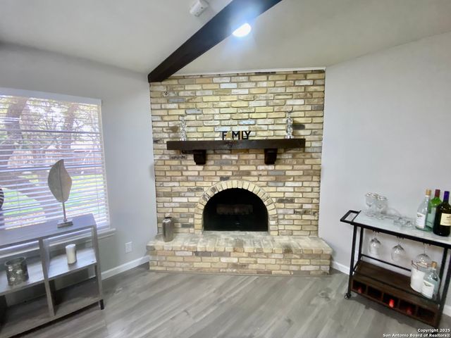 3573 Red Oak Ln, San Antonio, TX 78230