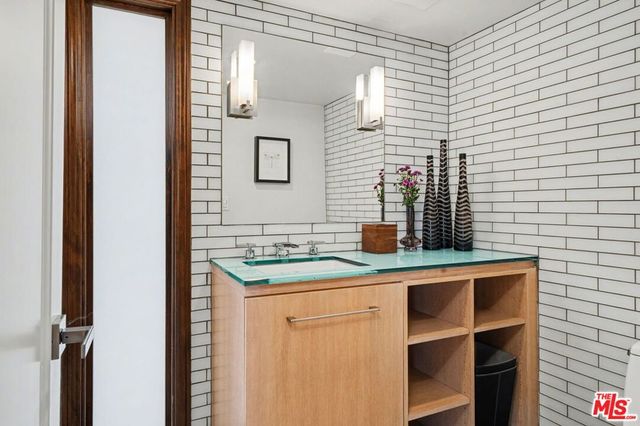 2340 Jupiter Drive, Los Angeles, CA 90046