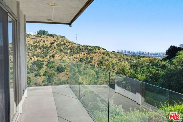 2340 Jupiter Drive, Los Angeles, CA 90046