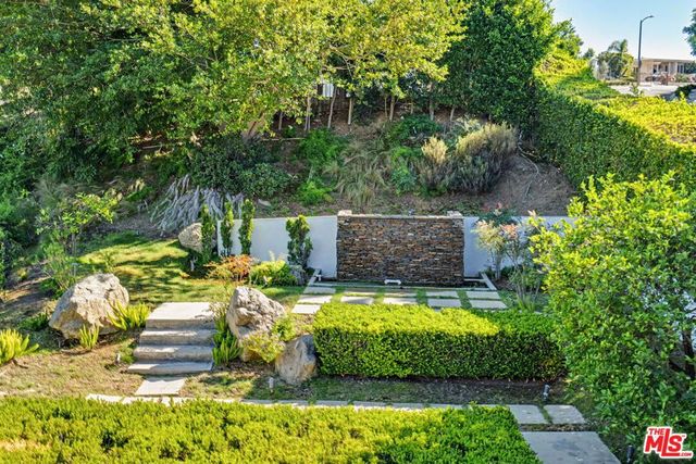 2340 Jupiter Drive, Los Angeles, CA 90046