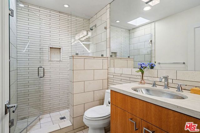 2340 Jupiter Drive, Los Angeles, CA 90046