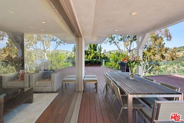 2340 Jupiter Drive, Los Angeles, CA 90046