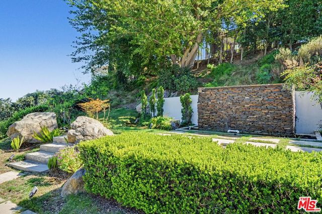 2340 Jupiter Drive, Los Angeles, CA 90046