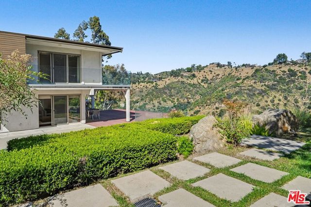 2340 Jupiter Drive, Los Angeles, CA 90046