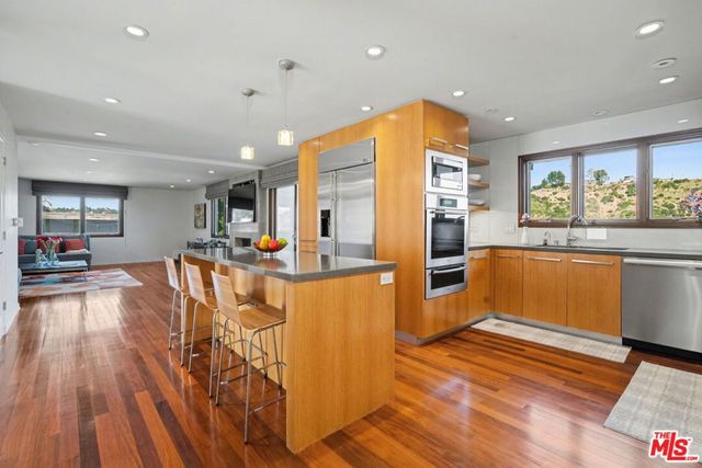 2340 Jupiter Drive, Los Angeles, CA 90046