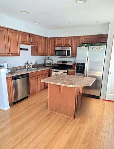 17 Red Rose Lane, Easton, PA 18045