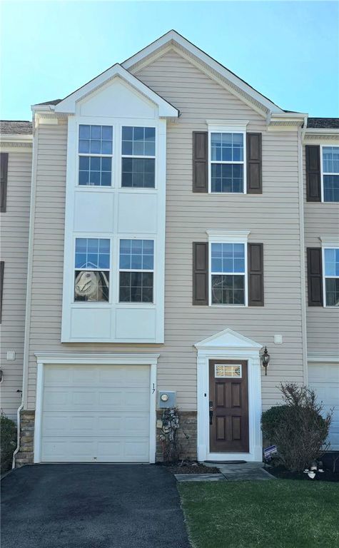 17 Red Rose Lane, Easton, PA 18045