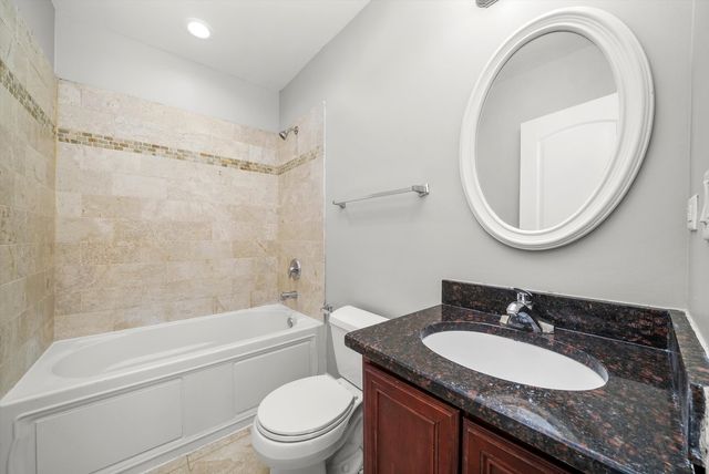 6300 N Rockwell Street G, Chicago, IL 60659