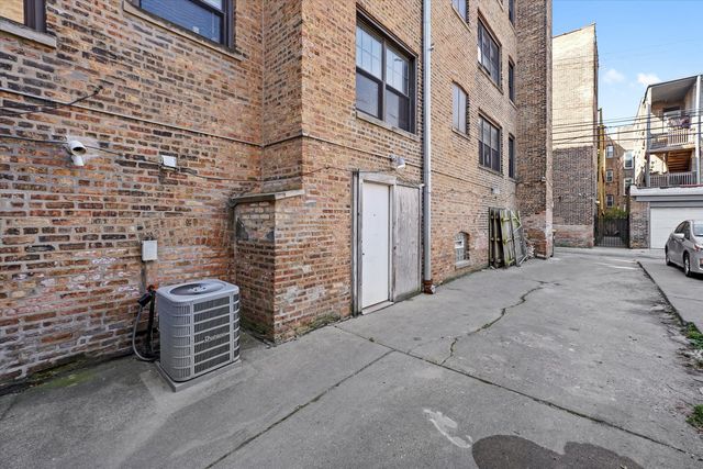 6300 N Rockwell Street G, Chicago, IL 60659