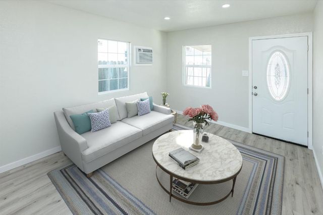 2749 Ellen St, Sacramento, CA 95815