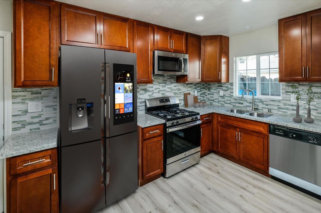 2749 Ellen St, Sacramento, CA 95815