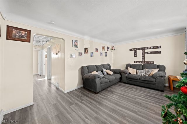 3817 Woodbridge Avenue, Cleveland, OH 44109