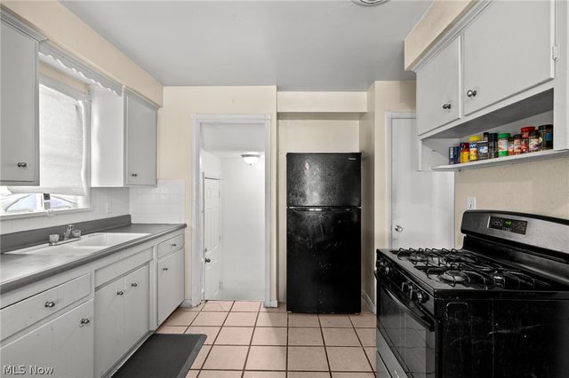 3817 Woodbridge Avenue, Cleveland, OH 44109