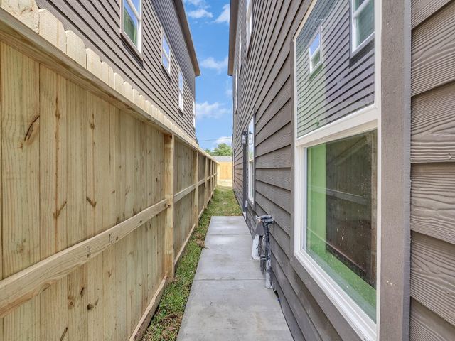 8306 De Priest, Houston, TX 77088