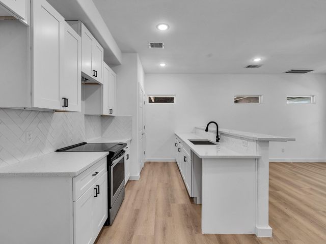 8306 De Priest, Houston, TX 77088