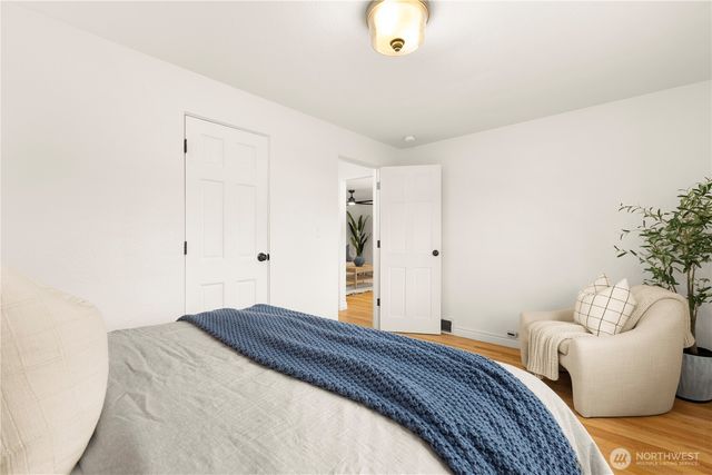 14052 Midvale Avenue N, Seattle, WA 98133