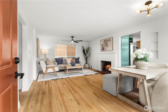 14052 Midvale Avenue N, Seattle, WA 98133
