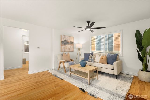 14052 Midvale Avenue N, Seattle, WA 98133
