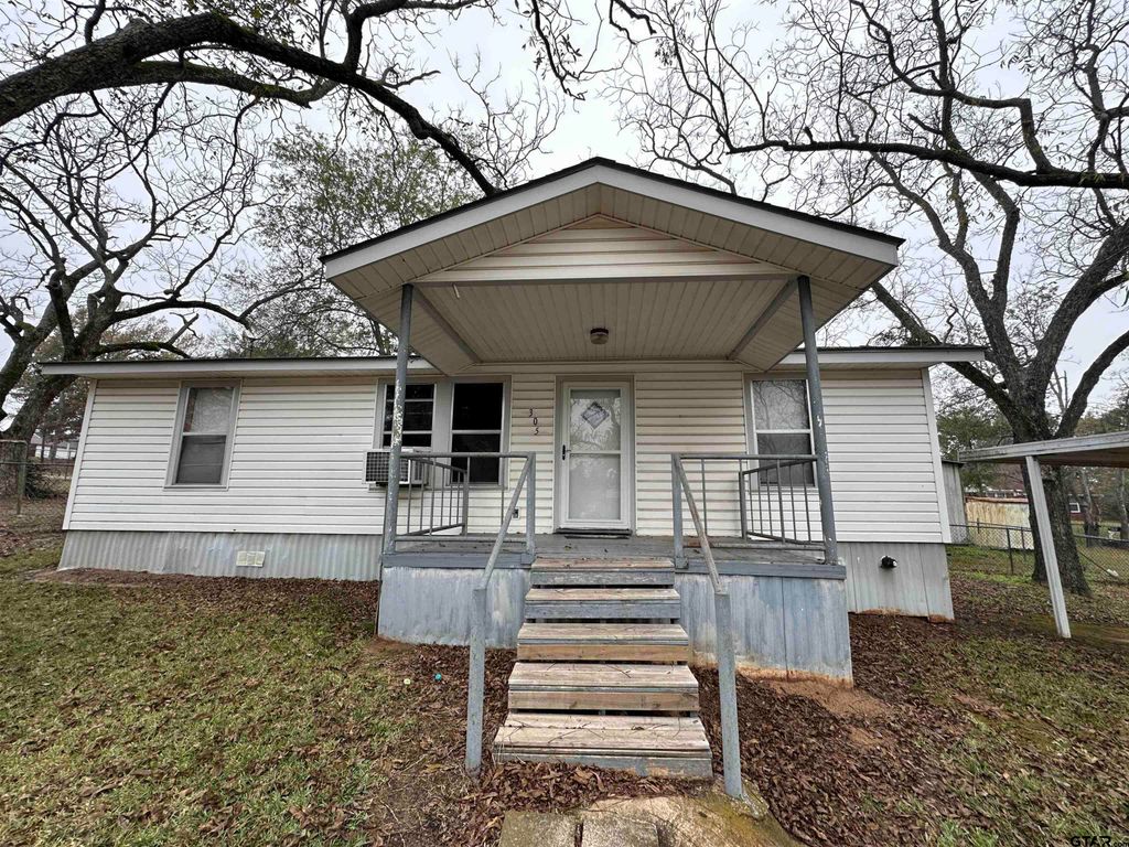 305 E Front St., Arp, TX 75750