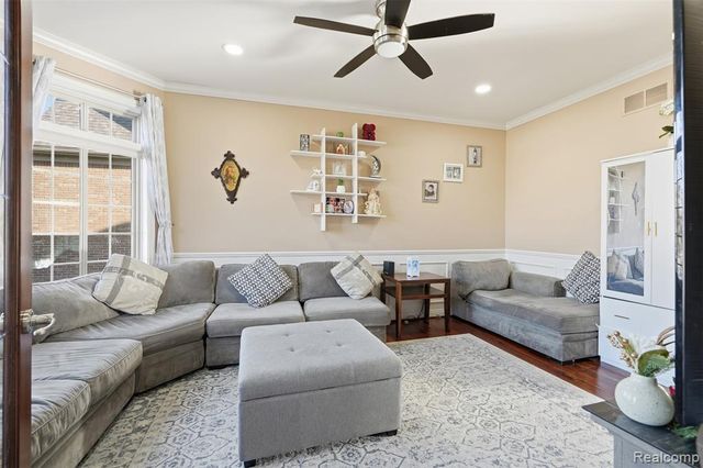 19330 Middle Branch Drive, Macomb, MI 48044