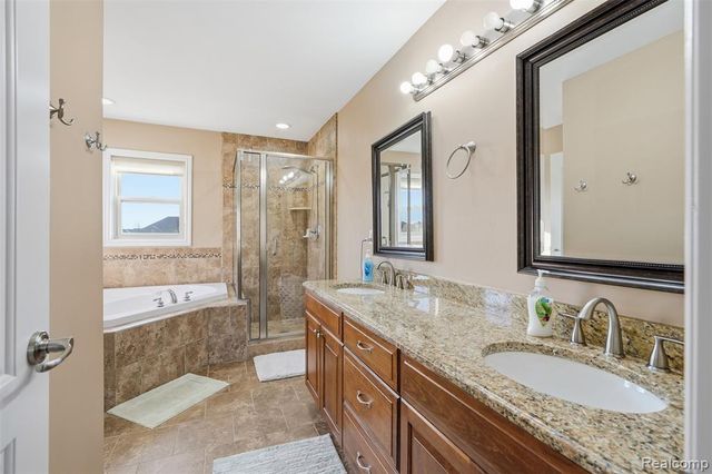 19330 Middle Branch Drive, Macomb, MI 48044