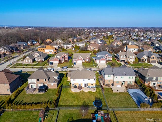 19330 Middle Branch Drive, Macomb, MI 48044