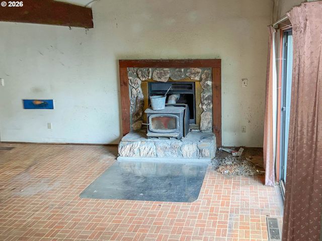 1890 UPPER CAMAS Rd, Camas Valley, OR 97416