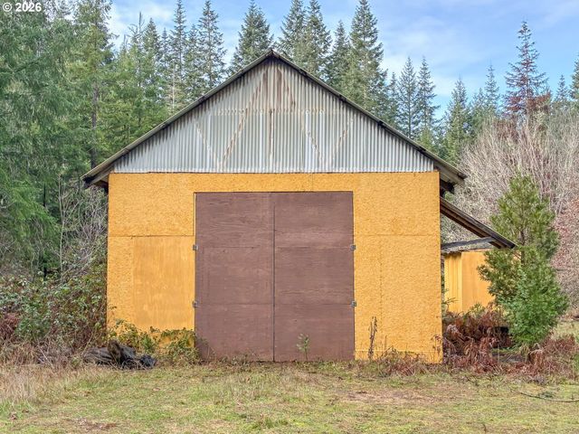 1890 UPPER CAMAS Rd, Camas Valley, OR 97416