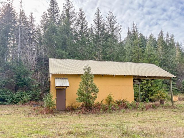 1890 UPPER CAMAS Rd, Camas Valley, OR 97416