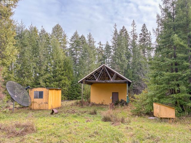 1890 UPPER CAMAS Rd, Camas Valley, OR 97416