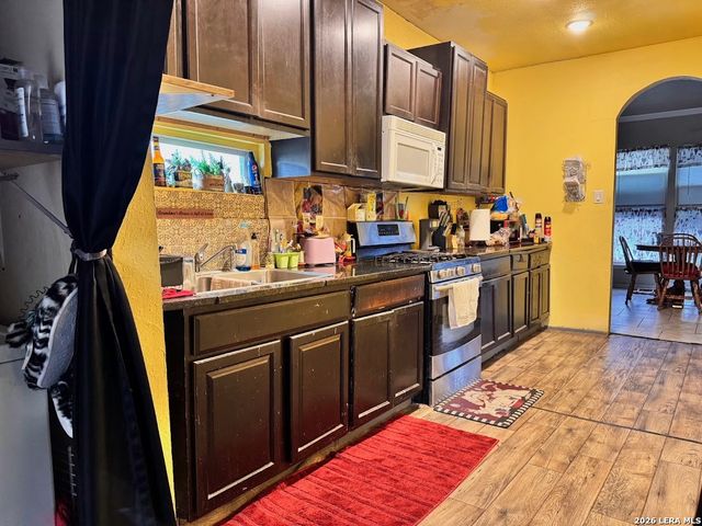 636 HOT WELLS BLVD, San Antonio, TX 78223