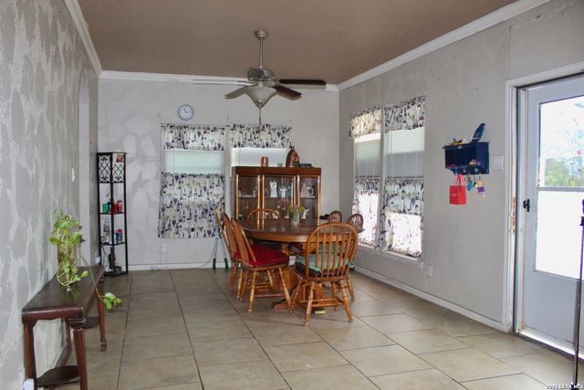 636 HOT WELLS BLVD, San Antonio, TX 78223