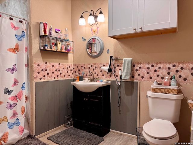636 HOT WELLS BLVD, San Antonio, TX 78223