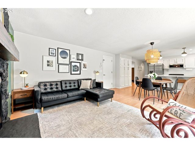 12163 Se 105TH Dr, Happy Valley, OR 97086