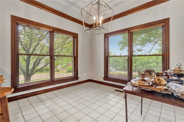 1141 E Ridgeway Drive, Fayetteville, AR 72701