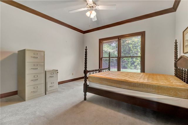 1141 E Ridgeway Drive, Fayetteville, AR 72701