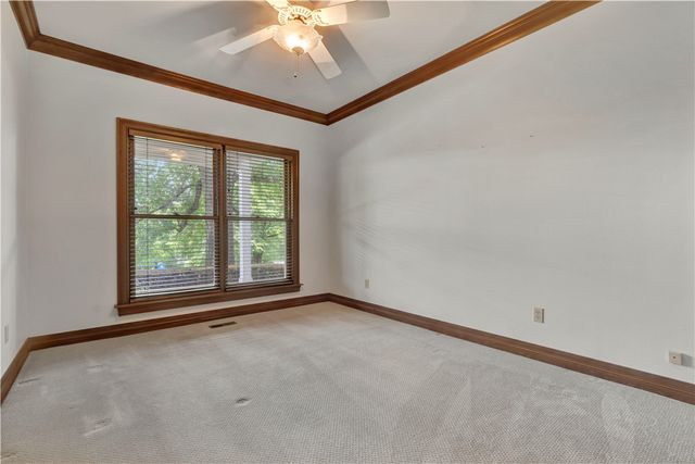 1141 E Ridgeway Drive, Fayetteville, AR 72701