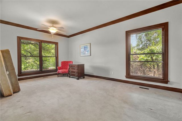 1141 E Ridgeway Drive, Fayetteville, AR 72701