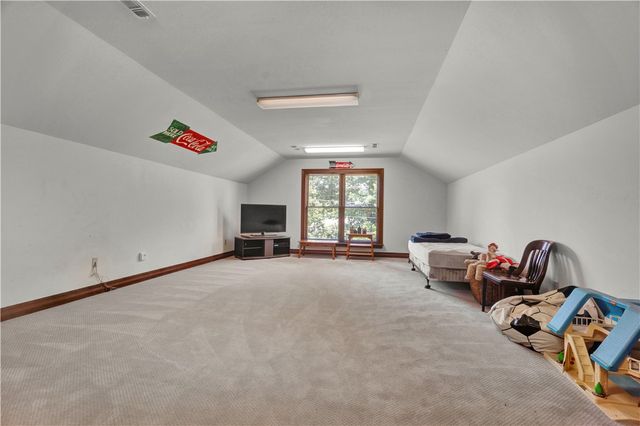 1141 E Ridgeway Drive, Fayetteville, AR 72701
