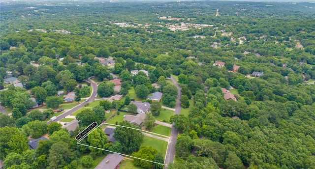 1141 E Ridgeway Drive, Fayetteville, AR 72701