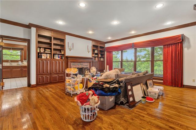 1141 E Ridgeway Drive, Fayetteville, AR 72701